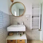 El Sereno Apartment *